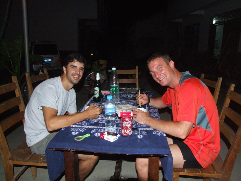 Yangshuo Moon Resort Hotel מראה חיצוני תמונה